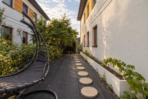126m2 ogrodu 3 miejsca parkingowe Segment