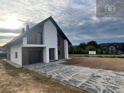 Nowoczesny dom 182 m2 działka 9 arów