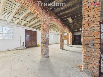 Na wynajem hala 700m2 z pomieszczeniami biurowymi
