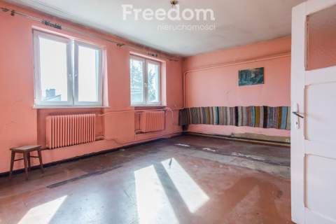 Mieszkanie na pierwszym piętrze w kamienicy