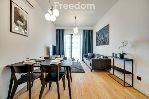 Apartament z balkonem Pierwsza Dzielnica