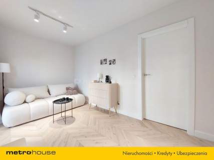 LUKSUSOWY APARTAMENT, 2 MJC POSTOJOWE, KOMÓRKA