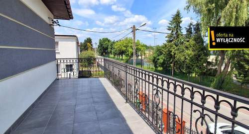 GOTOWY DO ZAMIESZKANIA DOM W STASZOWIE 2 GARAŻE