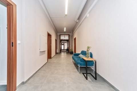 Lokal na wynajem z prywatną łazienką i WC