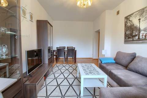 2 przestronne pokoje, balkon, I piętro