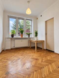 4 duże pokoje, balkon, widok, pierwsze piętro