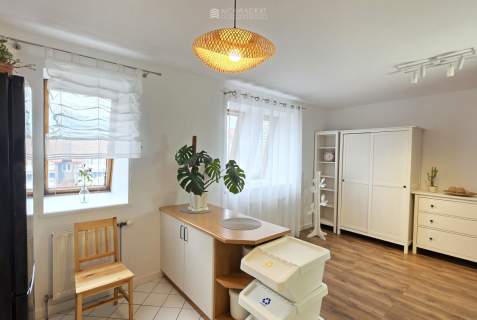 Nowe Miasto 60 m2 po remoncie, 2 piętro, cegła