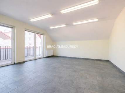 Budynek handlowo-mieszkanly Centrum Skawiny
