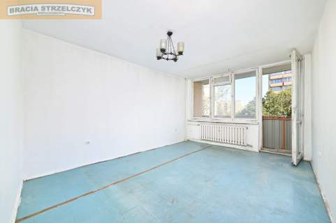 Okazja Dwa pokoje, balkon, metro 