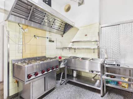 Bydynek gastronomiczny z pokojami - Rowy