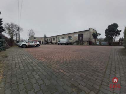 Lokal przy głównej drodze wyjazdowej z miasta