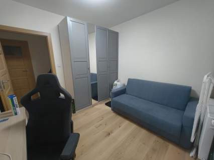 Gotowe do wejścia. 2 M. postojowe, balkon.