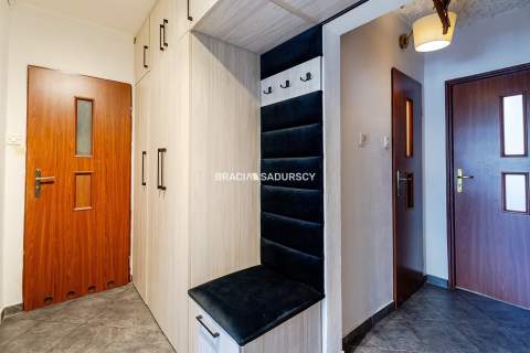 3 pok/ duży balkon/ winda/ ul. Walerego Sławka.
