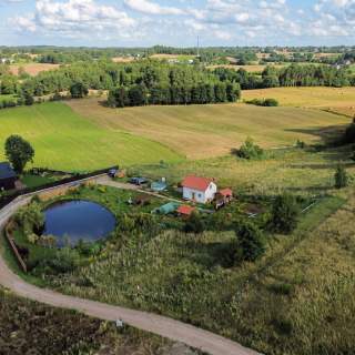 Działka ze stawem i budynkiem 56 m Będargowo