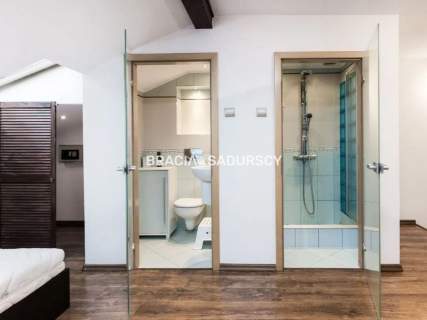 Dwupoziomowy apartament z balkonem os. zamknięte