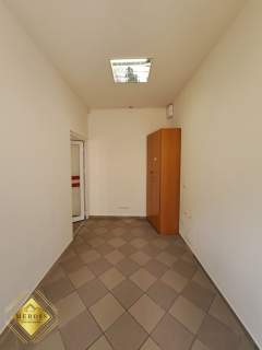 Dwupomieszczeniowe biuro w centrum