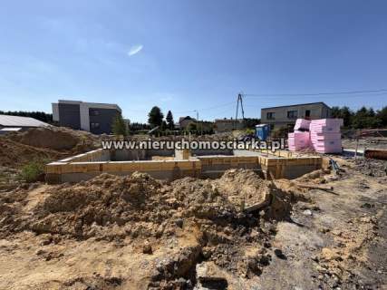 Nowe dwa domy parterowe Turza stan deweloperski