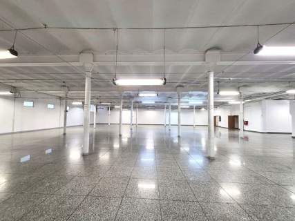 Przestronny lokal -900 m- usługi/magazyn/produkcja