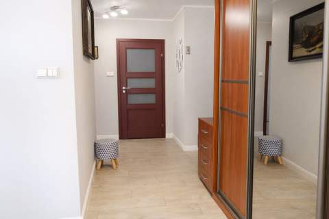 ul. Komandorska Gdynia 86,95 m 2 miejsca w hali
