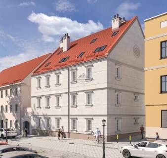 Rewitalizowana kamienica w ścisłym centrum Dzierżoniowa- Rynek