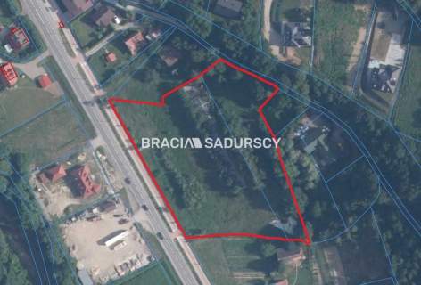 Działka pod usługi lub zabudowe jednorodzinną