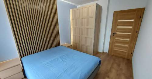 2 pokoje z halą garażową i komórką lokatorską