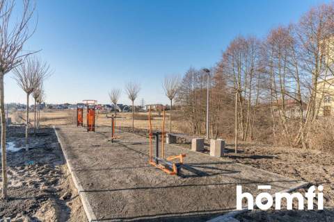 Przestronne mieszkanie z dużym ogrodem i parknig