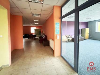 Biuro pod miastem, magazyn, plac