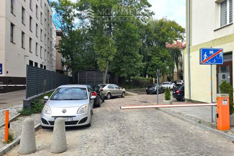 Lipowa na 1 piętrze na biuro, kancelarię, parking