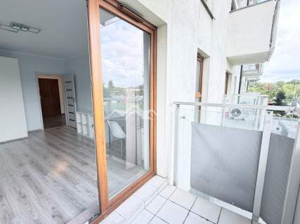 2 POK, osobna kuchnia, balkon, winda, garaż, park.