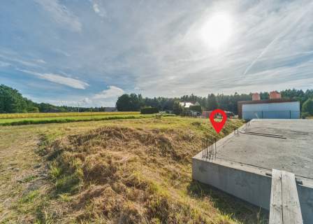 Działka budowlana z fundamentem - Hażlach