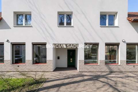 Budynek handlowo-mieszkanly Centrum Skawiny