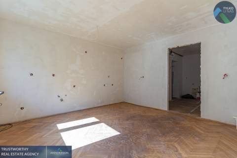 4-pokojowe mieszkanie przy Wawelu, balkon, piwnica