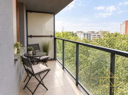 2 POKOJE BALKON 7 M 2 MIEJSCA POSTOJOWE KOMÓRKA 6 M
