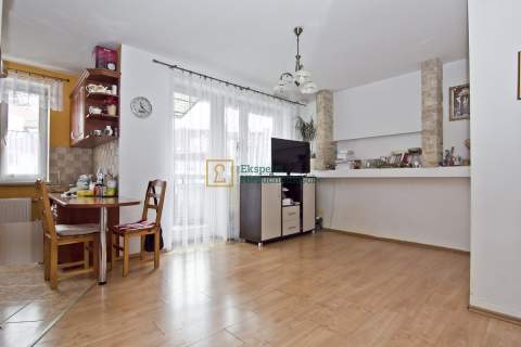 Pobitno, 41m2, balkon,parking, 2 minuty do centrum