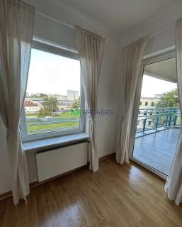 Komfortowe trzy pokoje, balkon, garaż