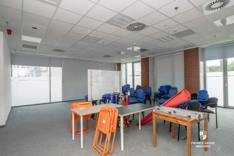 Parterowy lokal usługowy 75 mkw