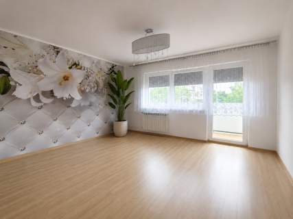 Zadbane 3 pokoje z balkonem na Olechowie