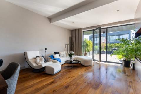 Unikalny apartament z tarasem, na zielonej wyspie