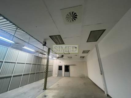 parter,parking,dobry dojazd 24h,magazyn bez okien