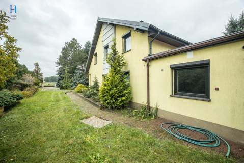 Dom na 3,7 ha przestrzeń i ogród