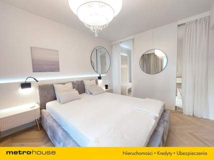 LUKSUSOWY APARTAMENT, 2 MJC POSTOJOWE, KOMÓRKA