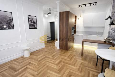 Apartament przy Rynku Nowego Miasta wynajme