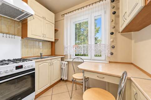 Trzy pokoje Doskonała lokalizacja Balkon