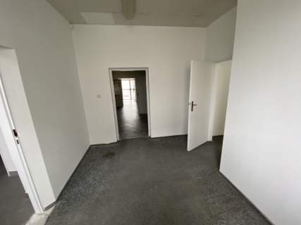 235 m2 , parter, tani prąd, rampa