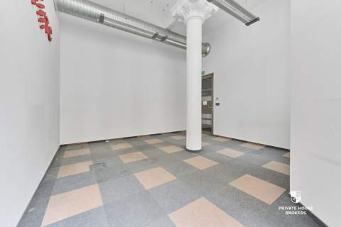 Na wynajem przestronny lokal 260 m2 Rynek 1 piętro