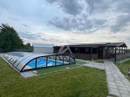 Działka 1565 m2 z Domem Basenem i Sauną