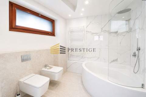  Apartament w budynku z basenem i fitness 