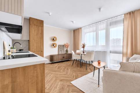 Bezpośrednio 4 pokoje po remoncie, duża loggia, KW
