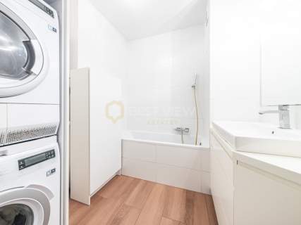 4 pokoje 93,5 m 2 miejsca w garażu Bemowo